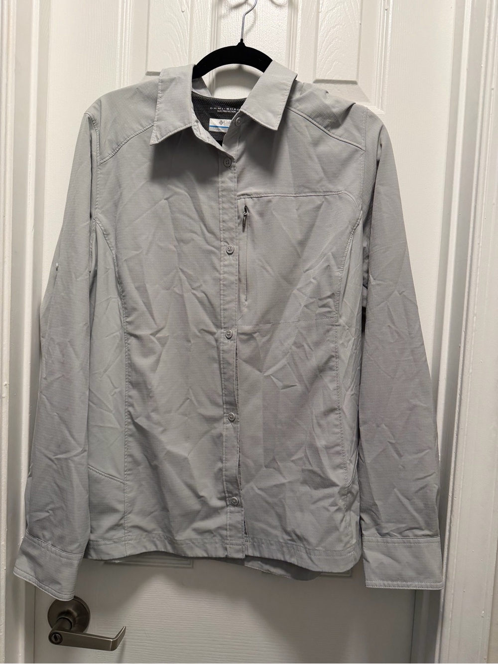 Columbia Light Gray Women's Button-Down Performance Shirt